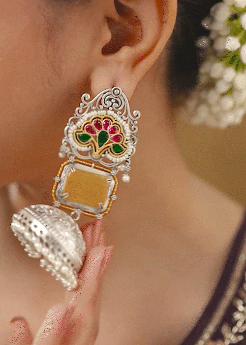 Saanvi Jhumki Earrings