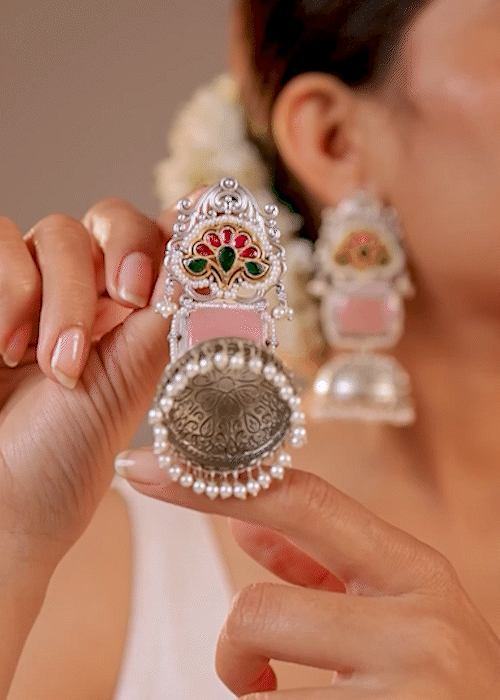 Saanvi Jhumki Earrings